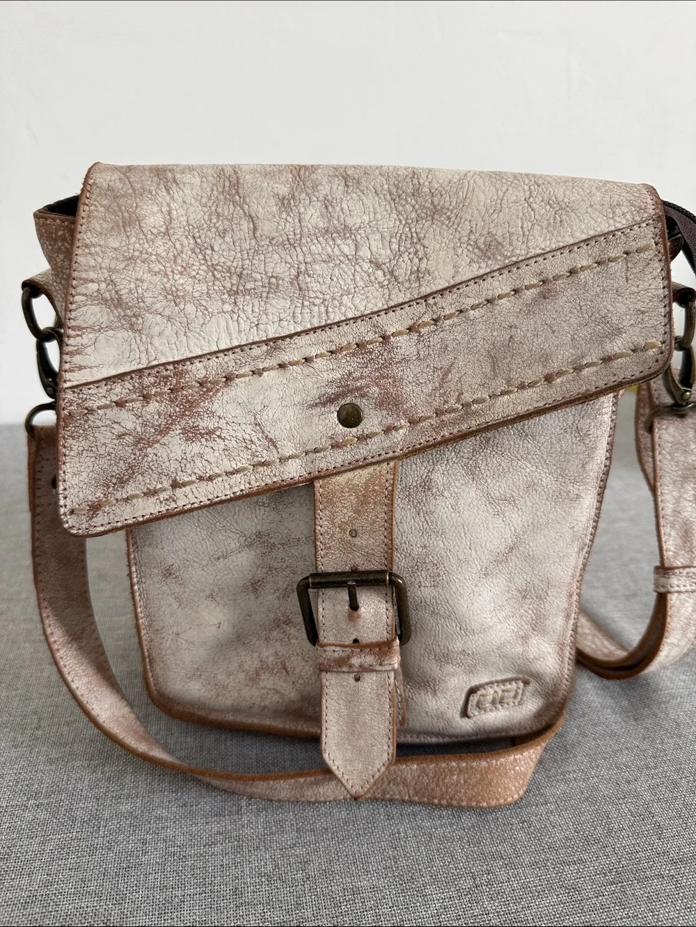 BED|STU Ainhoa leather Messenger Bag in Cream